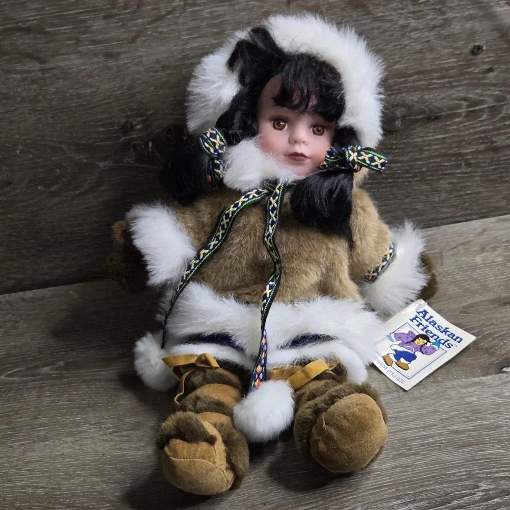 Alaskan Friends Native Style Doll Arctic Circle Enterprises Anchorage Alaska NWT